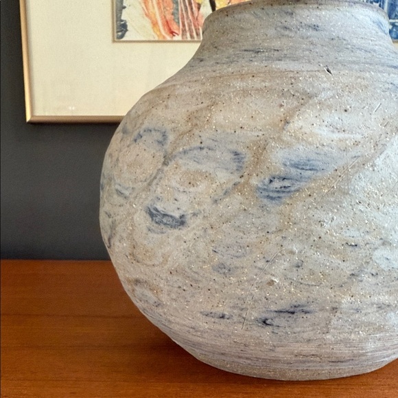 Artisan Ceramic Vase in Blue and Gray signed Hunts crafted vase or yarn holder - Picture 2 of 9